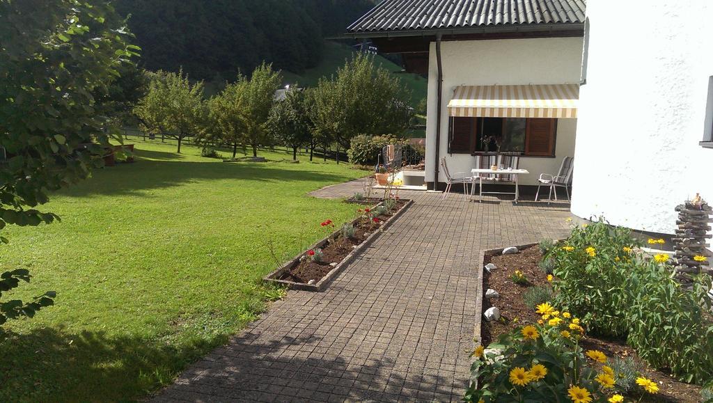 Pension Karolin ฟานดันส์ ภายนอก รูปภาพ